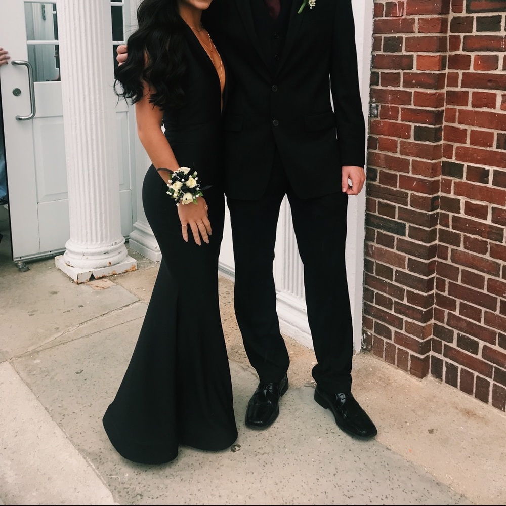 Black prom dress